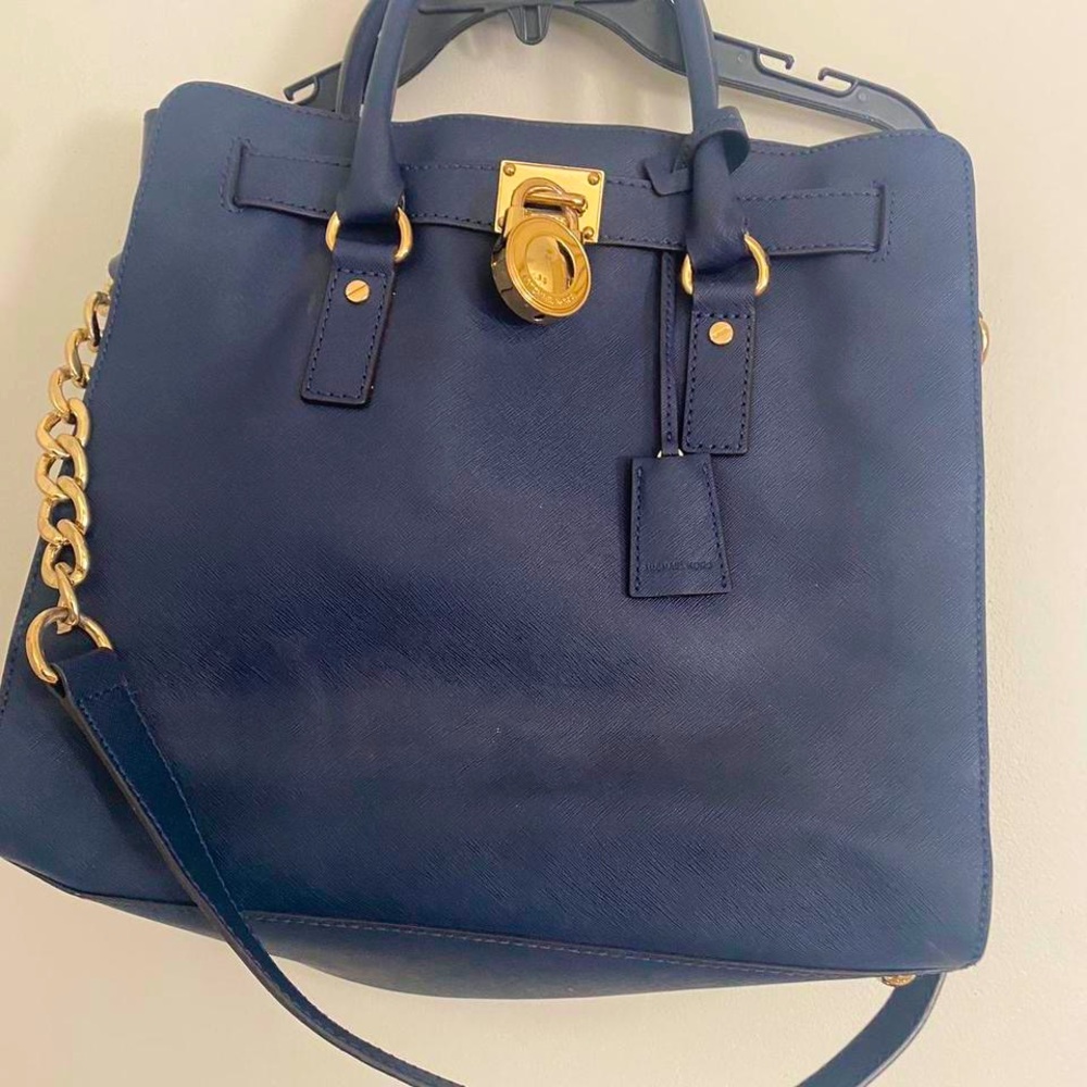 MICHAEL KORS HAMILTON LARGE NAVY BLUE SAFFIANO LEATHER GOLD LOCK TOTE BAG